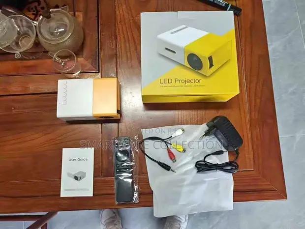 Mini Projector Portable Small Size For Travel Camping in Dar es Salaam, Tanzania