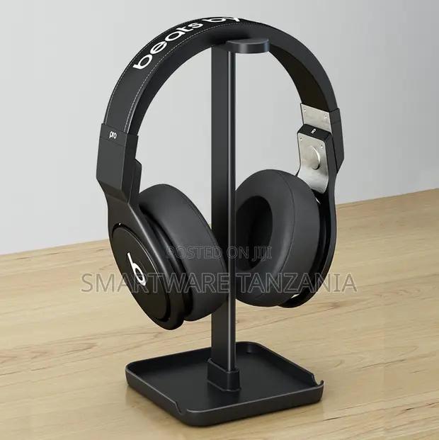 Black Metal Headphone Stand With Storage Tray Base Desktop in Dar es Salaam, Tanzania