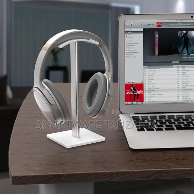 White Aluminum Headphone Stand Desk Holder Studio Workspace in Dar es Salaam, Tanzania