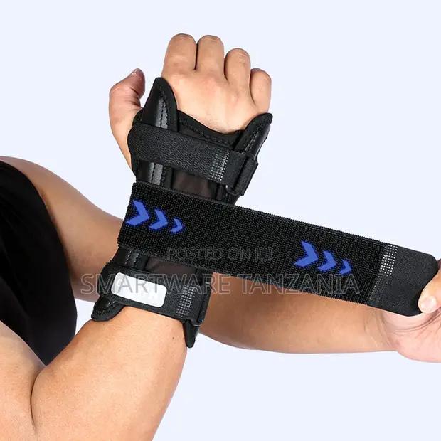 Wrist Brace Support Splint Adjustable Strap Carpal Tunnel in Dar es Salaam, Tanzania