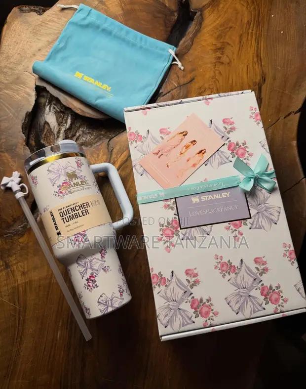 Stanley Loveshackfancy Floral Quencher Tumbler Gift Set Pink in Dar es Salaam, Tanzania