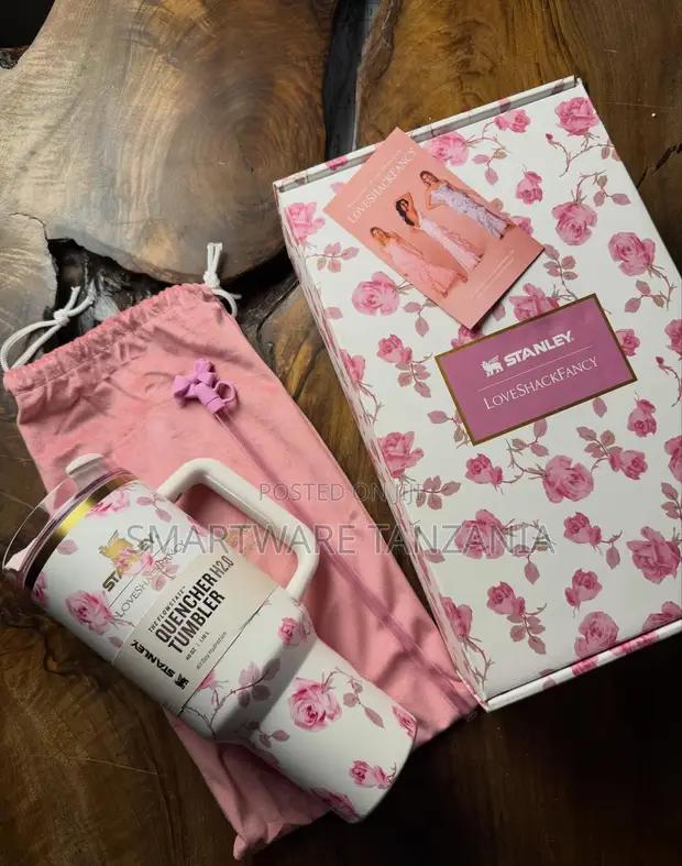 Stanley Loveshackfancy Floral Quencher Tumbler Gift Set Rose in Dar es Salaam, Tanzania