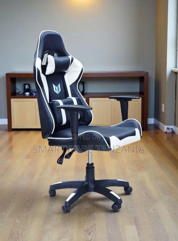 High Back Gaming Chair Black White Pu Leather Recliner Seat in Dar es Salaam, Tanzania