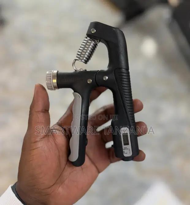Heavy-duty Hand Grip Trainer With Rep Counter In Black in Dar es Salaam, Tanzania
