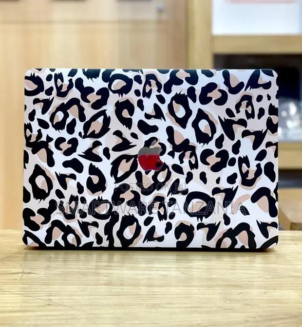 Macbook Hard Case White Leopard Print Pattern Bold Cover in Dar es Salaam, Tanzania