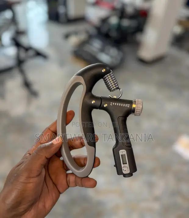 Black Hand Grip Trainer 10-100kg Adjustable With Counter in Dar es Salaam, Tanzania